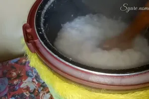 Tidak perlu kapur sirih, ini 7 cara membuat lontong kacau Padang yang praktis dan hemat gas