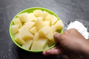 Cara simpel membuat perkedel kentang tetap padat dan tidak hancur saat digoreng meski tanpa telur