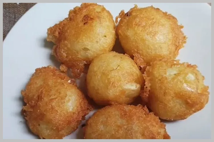 Cara simpel membuat perkedel kentang tetap padat dan tidak hancur saat digoreng meski tanpa telur