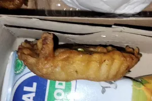 7 Potret snack para atlet di PON Aceh-Sumut 2024 ini bikin miris, isi kotaknya ada santan kemasan