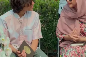 7 Momen haru BCL dan Noah Ziarah ke makam Ashraf, kehadiran Tiko Aryawardhana curi perhatian