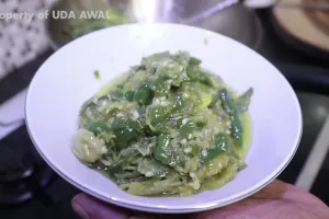 Cara simpel bikin sambal hijau ala rumah makan Padang walau tanpa direbus, warna cerah dan antipahit