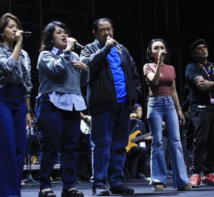 11 Momen SBY manggung di Pestapora, aksinya saat membawakan lagu SKA bikin penonton terhibur