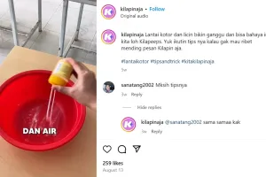 Tanpa sitrun, cara bersihkan kerak lantai kamar mandi ini auto kesat dan tak licin pakai 2 bahan dapur