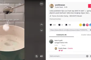 Trik mudah cuci kain lap dekil berminyak, pakai 2 bahan dapur ini auto kesat dan tak bau apek