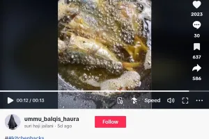Cara mengurangi percikan minyak saat menggoreng ikan ini ampuh tanpa jahe atau tepung
