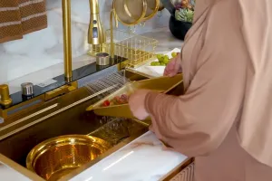 9 Cara Tasyi Athasyia menata isi kulkas Rp50 juta ini tampak rapi dan bikin bebas bau