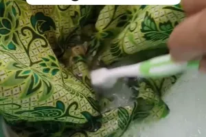 Baju terkena cat tembok? Begini cara mencucinya agar noda bisa hilang cuma dalam 10 menit