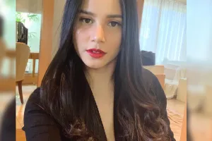 Tampil natural di film Home Sweet Loan, ini 11 potret Yunita Siregar 'Kaluna' saat pakai makeup bold