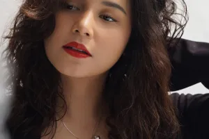 Tampil natural di film Home Sweet Loan, ini 11 potret Yunita Siregar 'Kaluna' saat pakai makeup bold