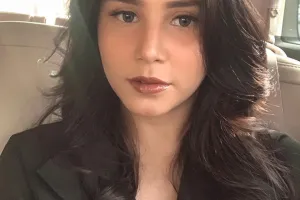 Tampil natural di film Home Sweet Loan, ini 11 potret Yunita Siregar 'Kaluna' saat pakai makeup bold