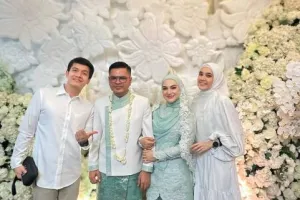 7 Potret detail makeup akad pernikahan ke-2 Irish Bella, elegan dengan riasan soft glam