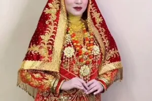 9 Potret detail makeup Bella Fawzi saat pemotretan jadi pengantin, kenakan adat Koto Gadang dan Melayu