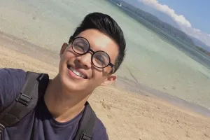 Putuskan oplas hidung karena masalah kesehatan, ini 9 transformasi Rey Mbayang bikin salfok