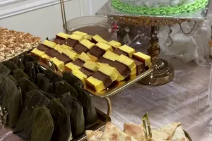 8 Hidangan menyambut pengantin baru Yislam kakak Fadil Jaidi dan Miskah, komplet serba manis