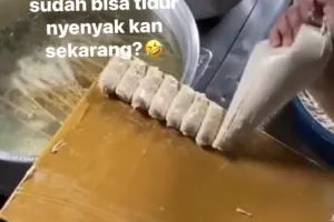 Cara cepat cetak sempol dalam jumlah banyak ini praktis tanpa bikin tangan kotor dan lengket