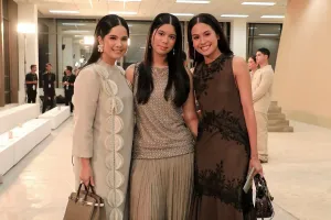9 Momen Annisa Pohan dan Almira nonton pagelaran busana, gaya putri AHY tuai atensi