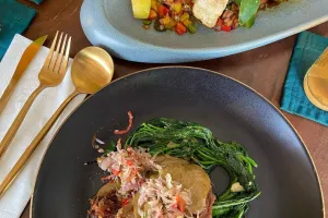 7 Momen Elyshia Nashira anak Dina Mariana kulineran, banyak menu sehat