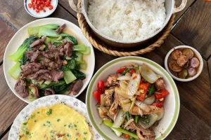 7 Momen Elyshia Nashira anak Dina Mariana kulineran, banyak menu sehat