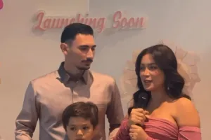 Bertema feminin, ini 5 potret detail kue baby shower Jessica Iskandar yang elegan abis