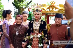 Dipersunting pangeran Malaysia, 10 potret resepsi royal wedding Tengku Natasya anak Enny Beatrice