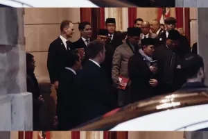 7 Momen Prabowo saat kunjungan ke Inggris, gaya paspampres ala Thomas Shelby bikin heboh