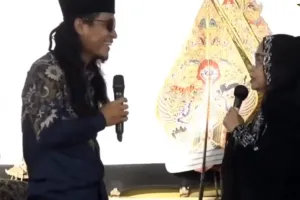 Diolok Gus Miftah dengan perkataan hinaan, 9 ekspresi Yati Pesek pesinden legendaris ini jadi sorotan