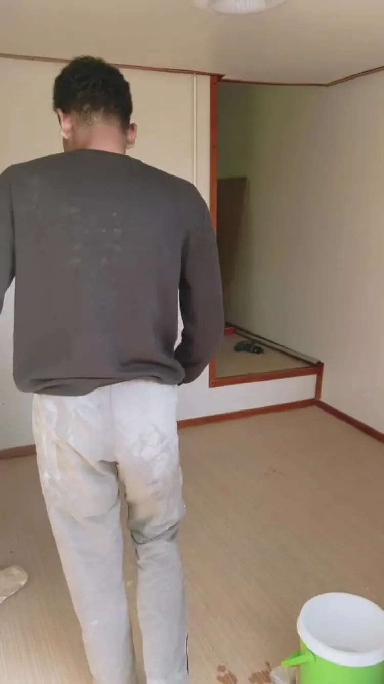 Dari luar terlihat reyot, 10 potret kamar di rumah kayu antisombong ini ternyata bak hotel