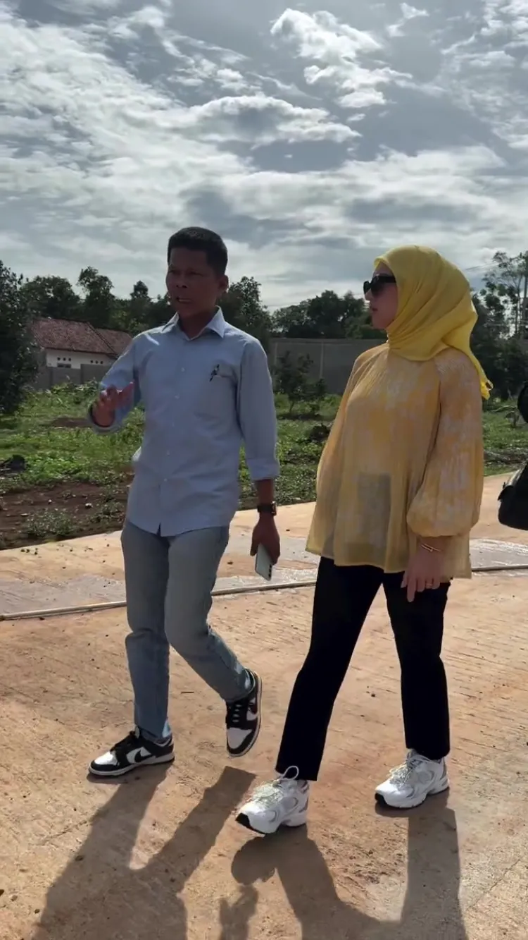 9 Momen Irish Bella temani Haldy Sabri kerja lihat proyek, gaya ibunda Air Rumi tuai sototan