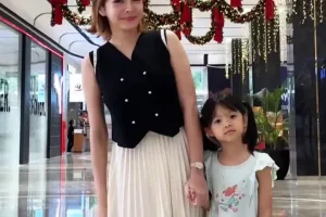 9 Potret terbaru Maya Septha usai jalani operasi plastik, bikin susah dikenalin