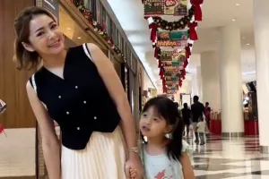 9 Potret terbaru Maya Septha usai jalani operasi plastik, bikin susah dikenalin