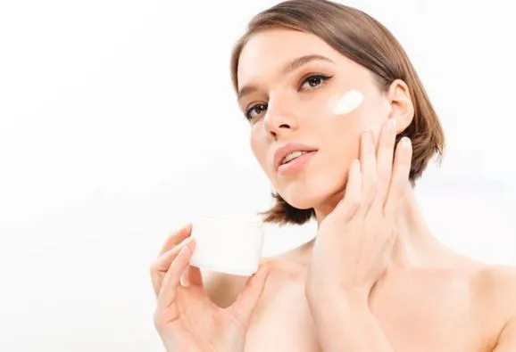 Tahap skincare rutin pagi ala Felicya Angelista Berbagai sumber