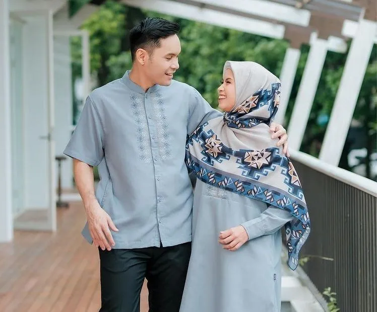 Inspirasi baju couple Lebaran ala 7 seleb Berbagai sumber