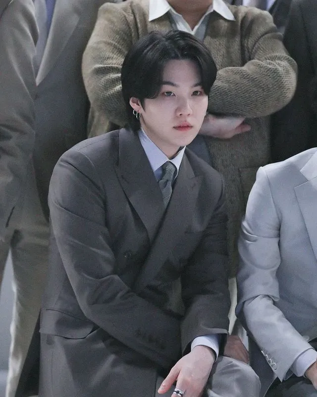 <img style= <img style=