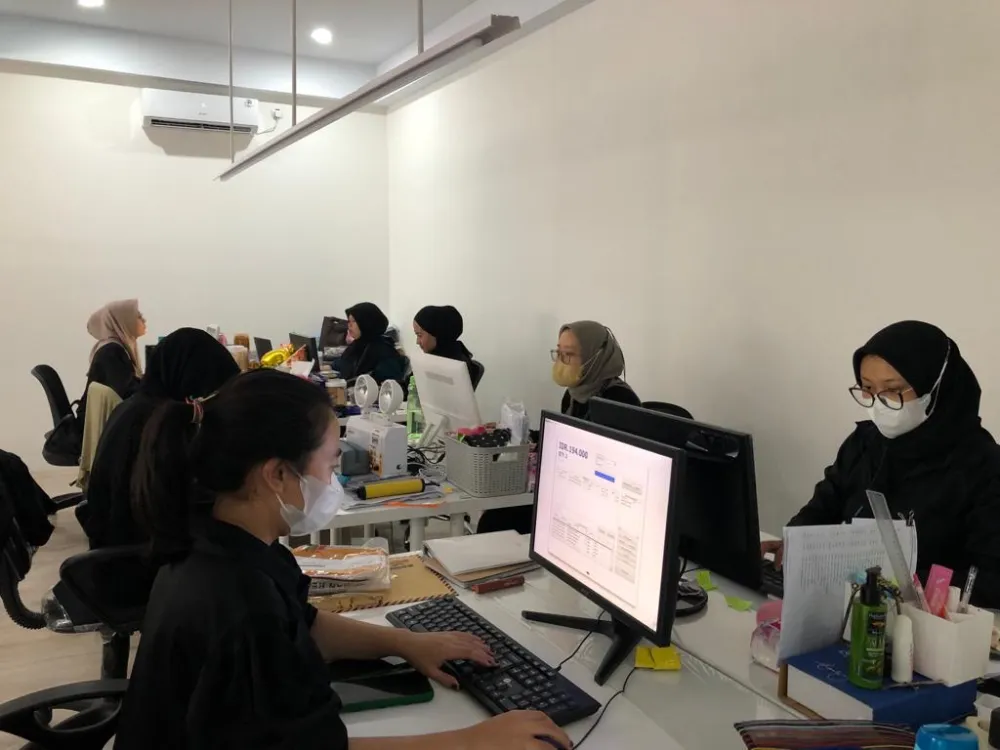 <img style= <img style=