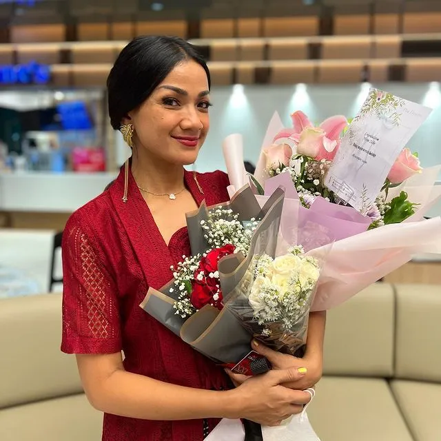 Rahasia perawatan wajah sehat Nirina Zubir Instagram Rahasia perawatan wajah sehat Nirina Zubir Instagram