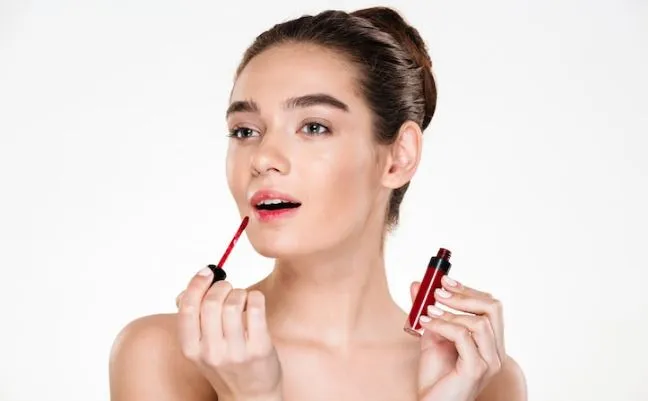 Rahasia makeup flawless ala Nikita Willy Berbagai sumber