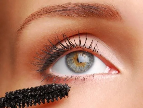 Rahasia makeup flawless ala Nikita Willy Berbagai sumber