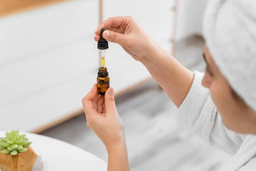 7 Cara merawat rambut agar tidak rusak akibat sering berenang © freepik.com