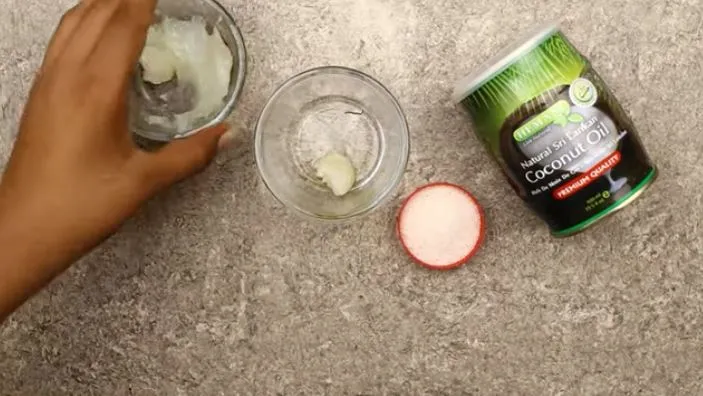 Jari kaki pecah dan kering berbagai sumber Jari kaki pecah dan kering berbagai sumber