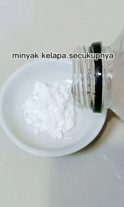 Putihkan gigi bernoda kuning Berbagai sumber Putihkan gigi bernoda kuning Berbagai sumber