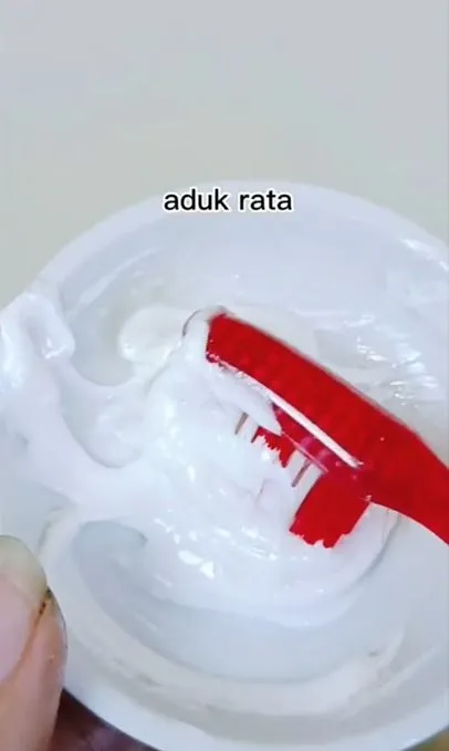 Putihkan gigi bernoda kuning Berbagai sumber Putihkan gigi bernoda kuning Berbagai sumber