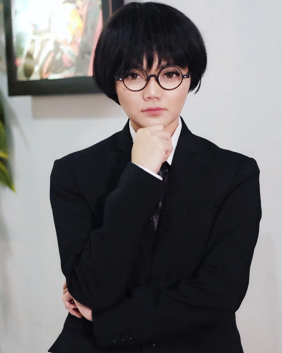 Rina Nose dandan jadi karakter terkenal © Instagram