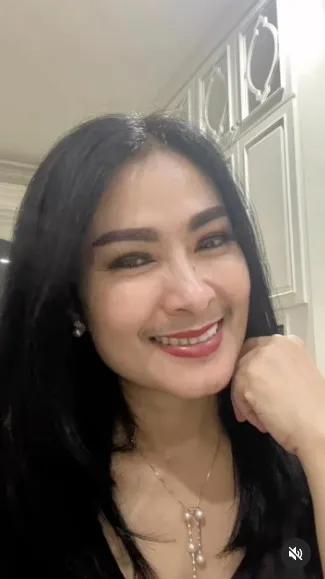 Iis Dahlia perawatan tanam benang © Instagram Iis Dahlia perawatan tanam benang © Instagram