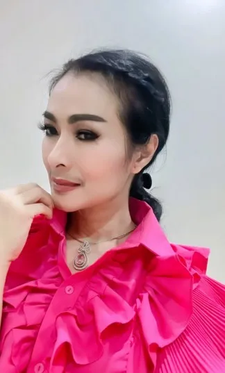 Iis Dahlia perawatan tanam benang © Instagram Iis Dahlia perawatan tanam benang © Instagram