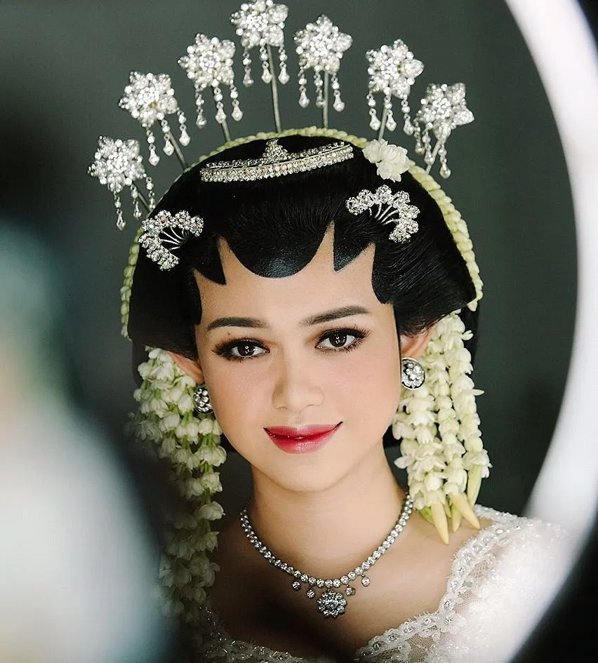 pesona seleb dirias mua langganan maia © instagram pesona seleb dirias mua langganan maia © instagram