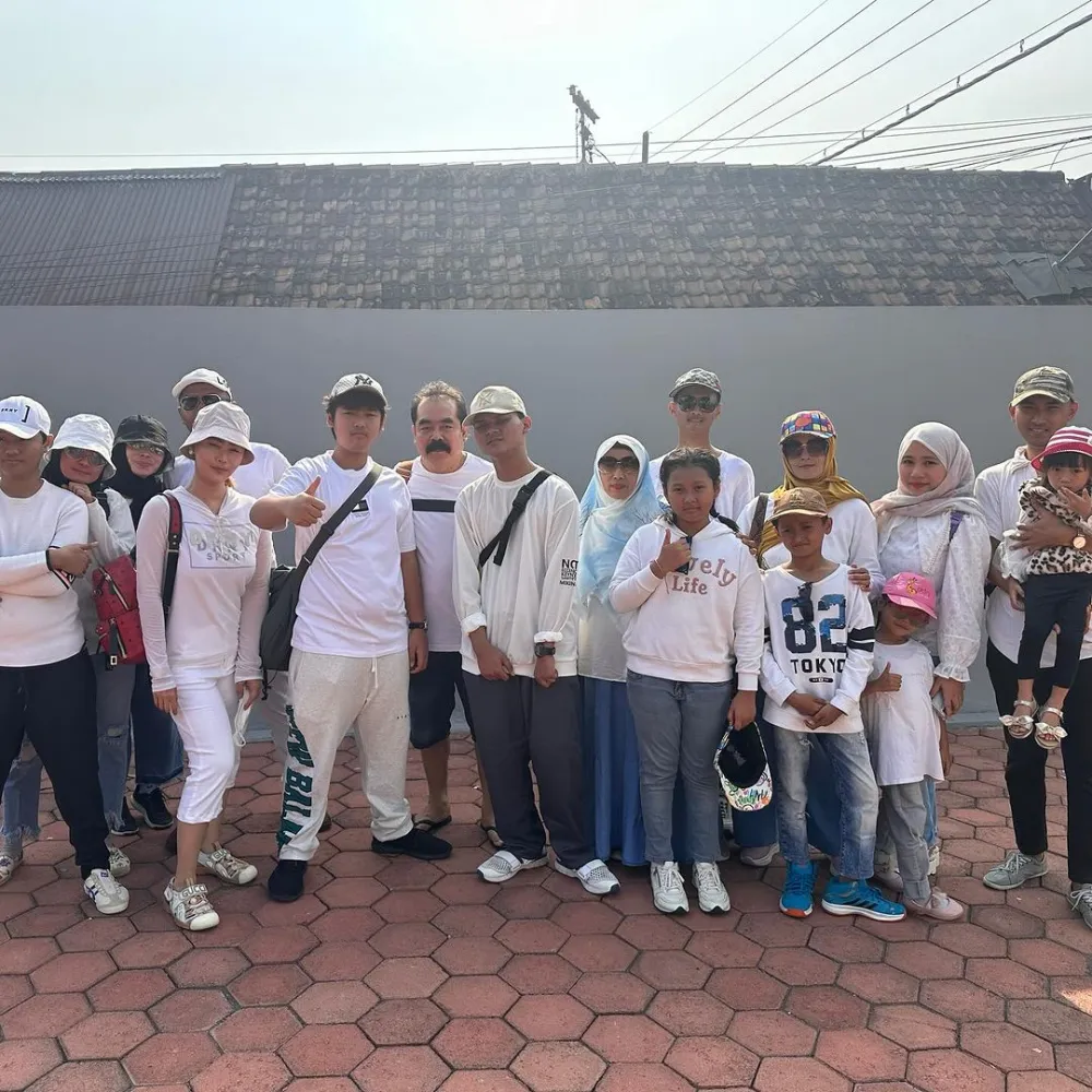 pesona Rupiah ibunda Inul yang dikira adiknya © berbagai sumber pesona Rupiah ibunda Inul yang dikira adiknya © berbagai sumber