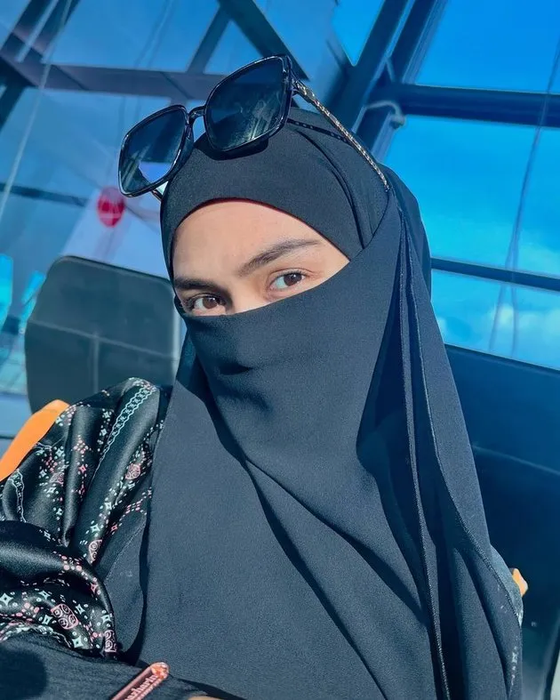 momen ria ricis umroh bareng teuku ryan © berbagai sumber