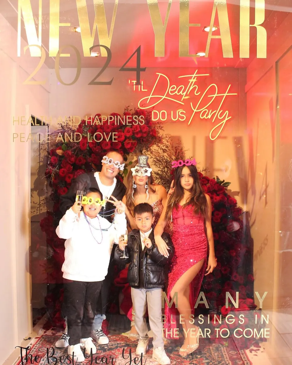 gaun tahun baru mikhayla © Instagram