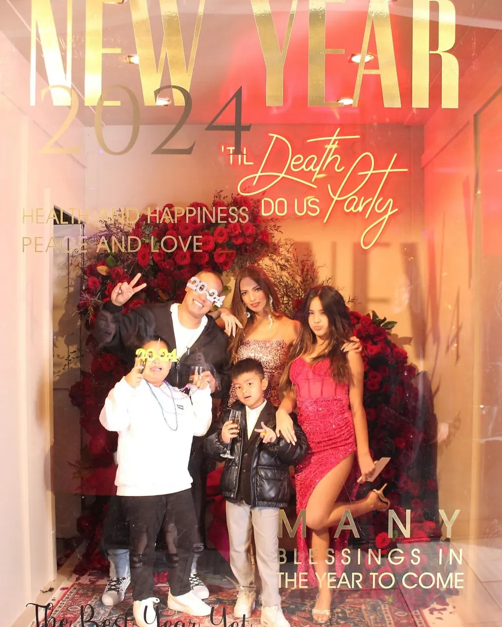 gaun tahun baru mikhayla © Instagram